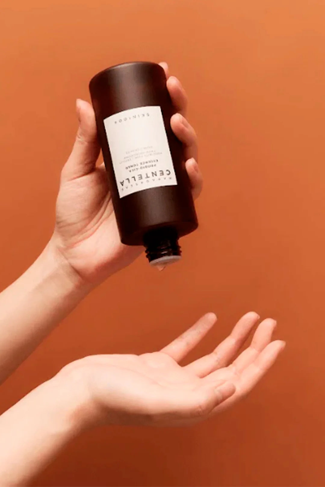 SKIN1004 Madagascar Centella Probio-Cica Essence Toner